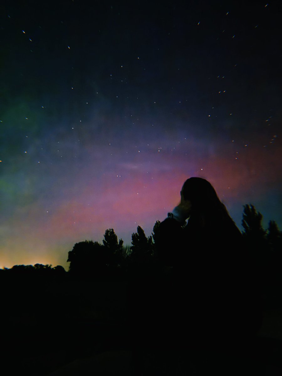 k_scheitler's tweet image. Aurora borealis over Rochester, Minnesota 🖤
