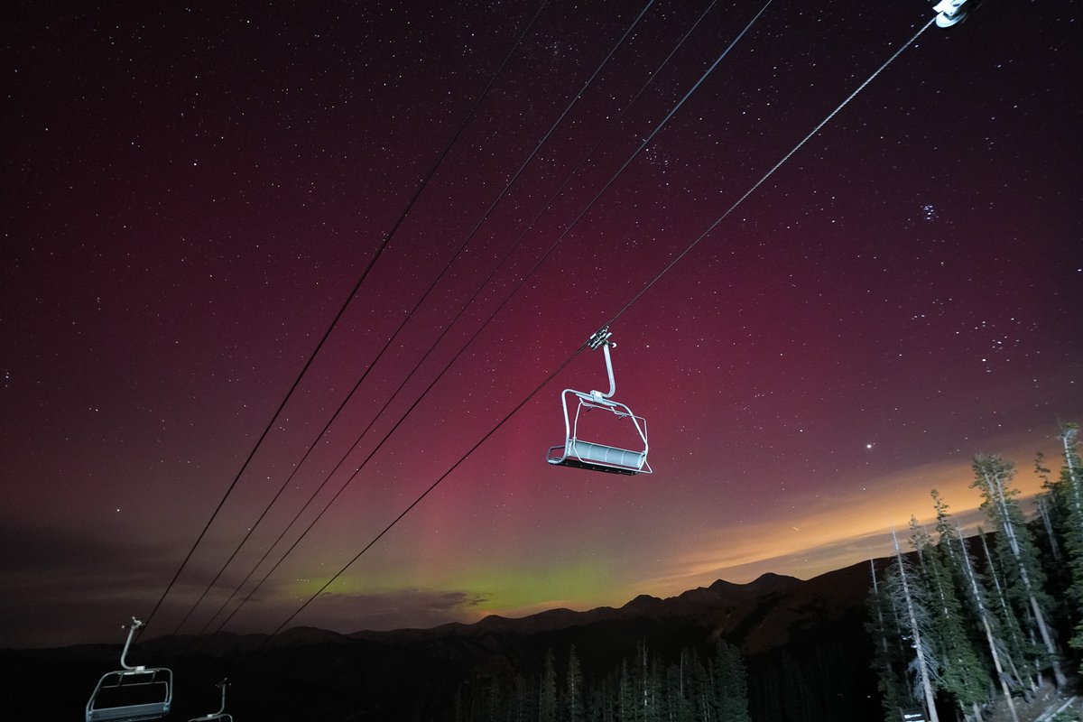 Colors from the night sky as the #auroraborealis was seen here at Keystone last night! Faint hues could be seen with the naked eye and long exposure shots show the true colors that lit up the sky!