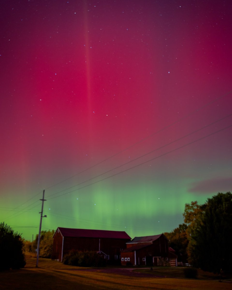 trwllgr's tweet photo. Take 2 of the Northern Lights. 

#northernlights #AuroraBorealis https://t.co/OMDLAHyX9w