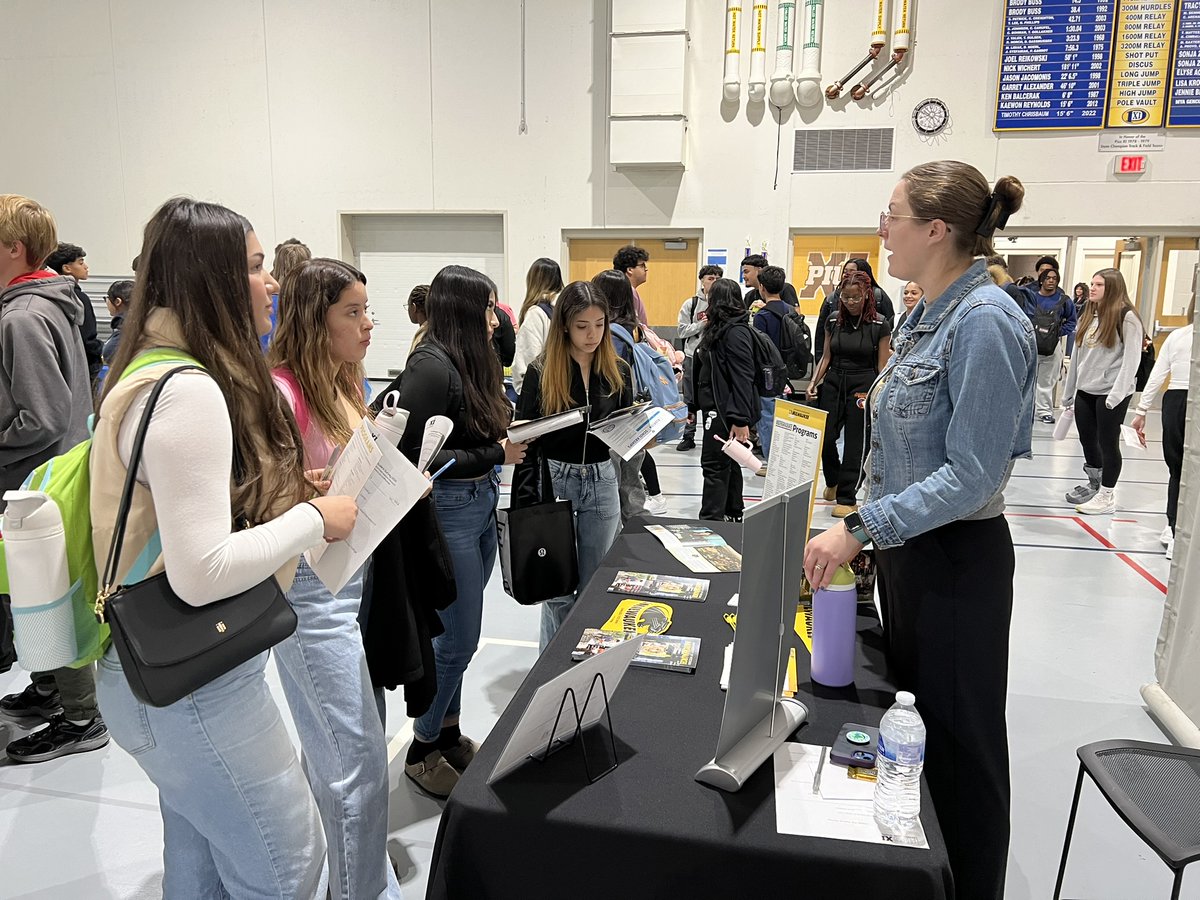 Pius XI Catholic High School tweet media