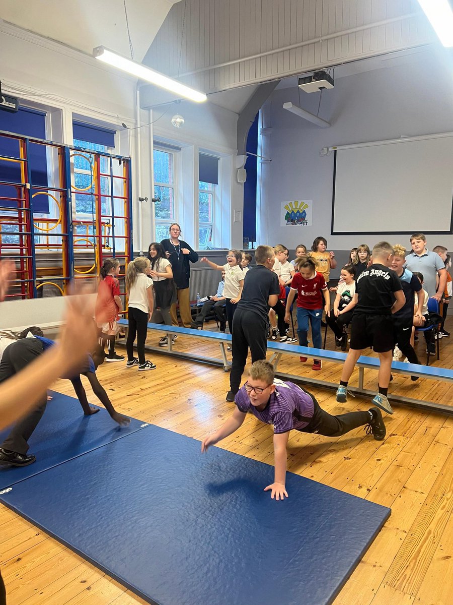 Pengeulanpri's tweet photo. What an afternoon for progression step 2 and 3! @Nataliep_90 shared her inspirational story, delivered some fun fitness and left us with a clear message. ‘Winners don’t quit and quitters don’t win!’ Thankyou for a brilliant afternoon @GBathletes #pengeulanway https://t.co/zFjxLGhT1Y