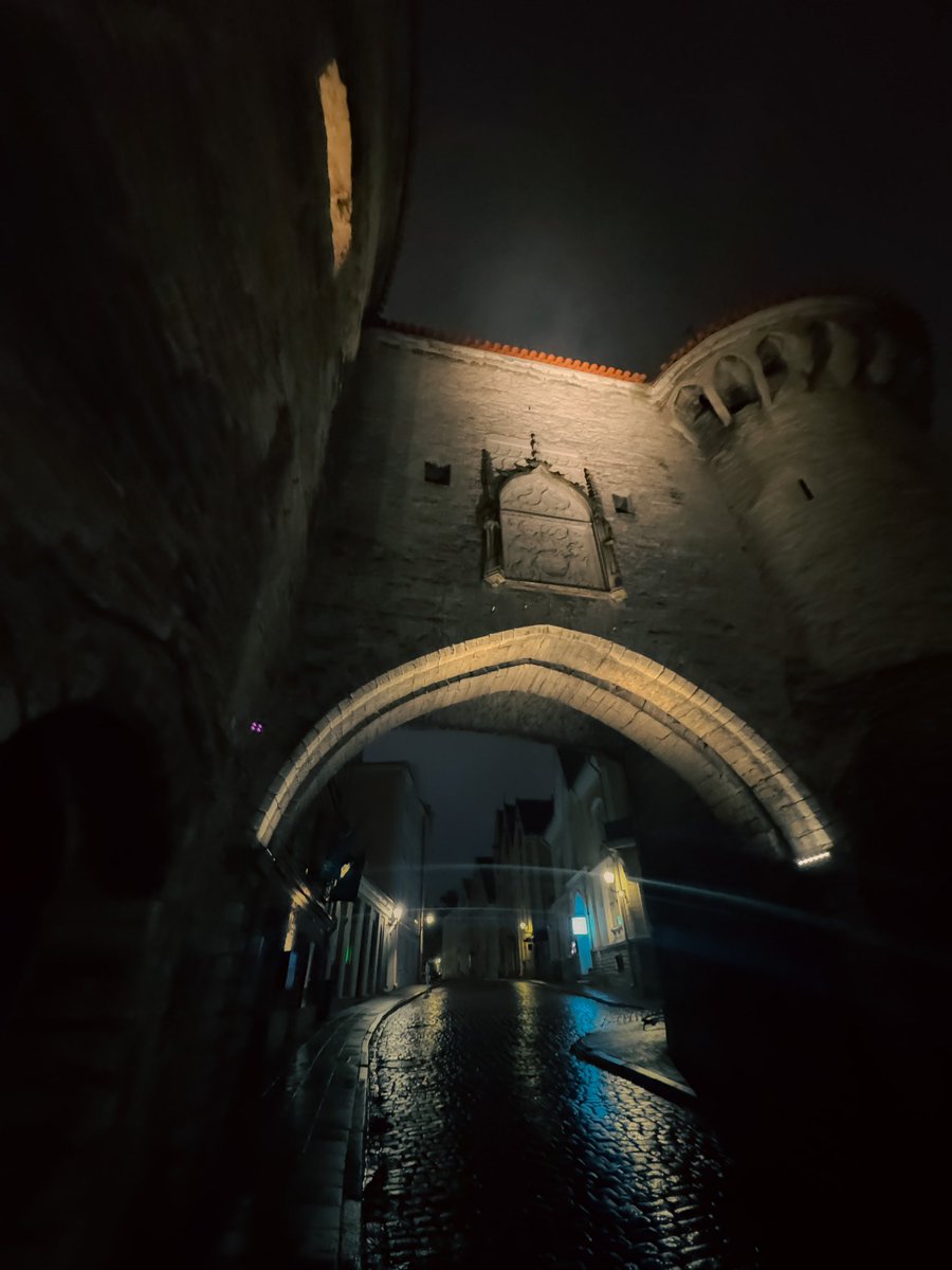 jacobfactorCO's tweet image. This past week I took a trip to the Baltic States of Northern Europe, and it was the most surreal experience! From castles, to post-Soviet expression, to medieval cobblestoned streets, the Baltics were incredible!