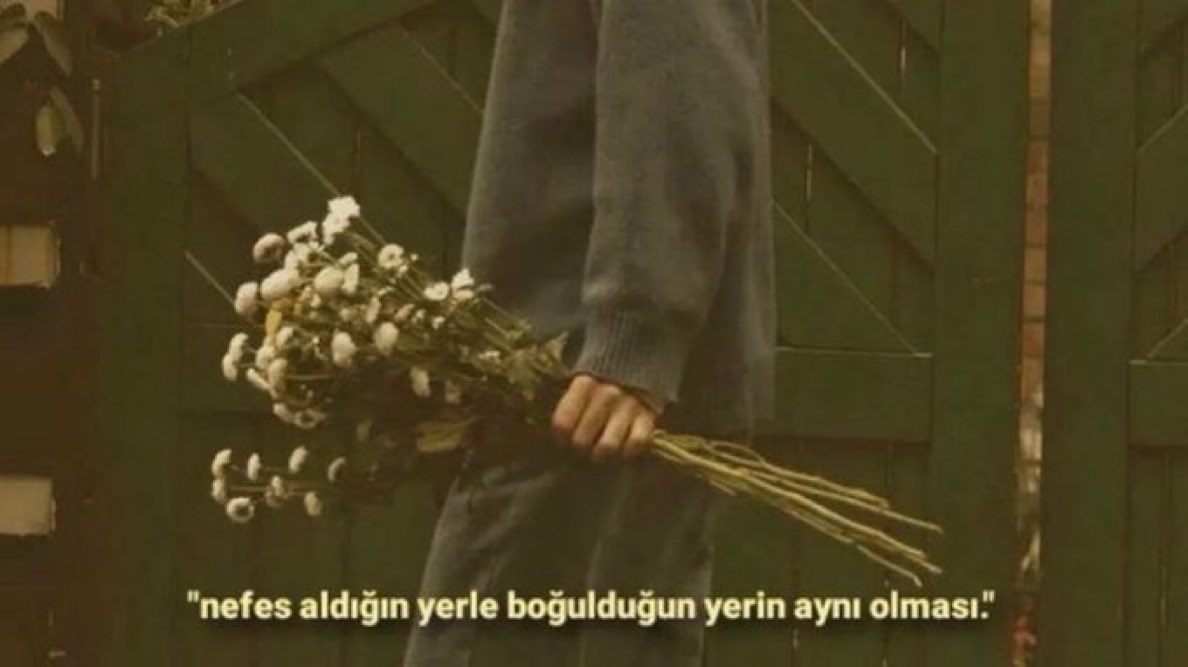 ilssonteuxsair's tweet photo. “Nefes aldığın yer ile 
boğulduğun yerin aynı olması.” https://t.co/JH572aQeak