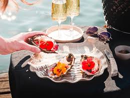 myworld98279213's tweet image. Barbecued oysters, surf and turf

#finedining  #seafood #appetizer