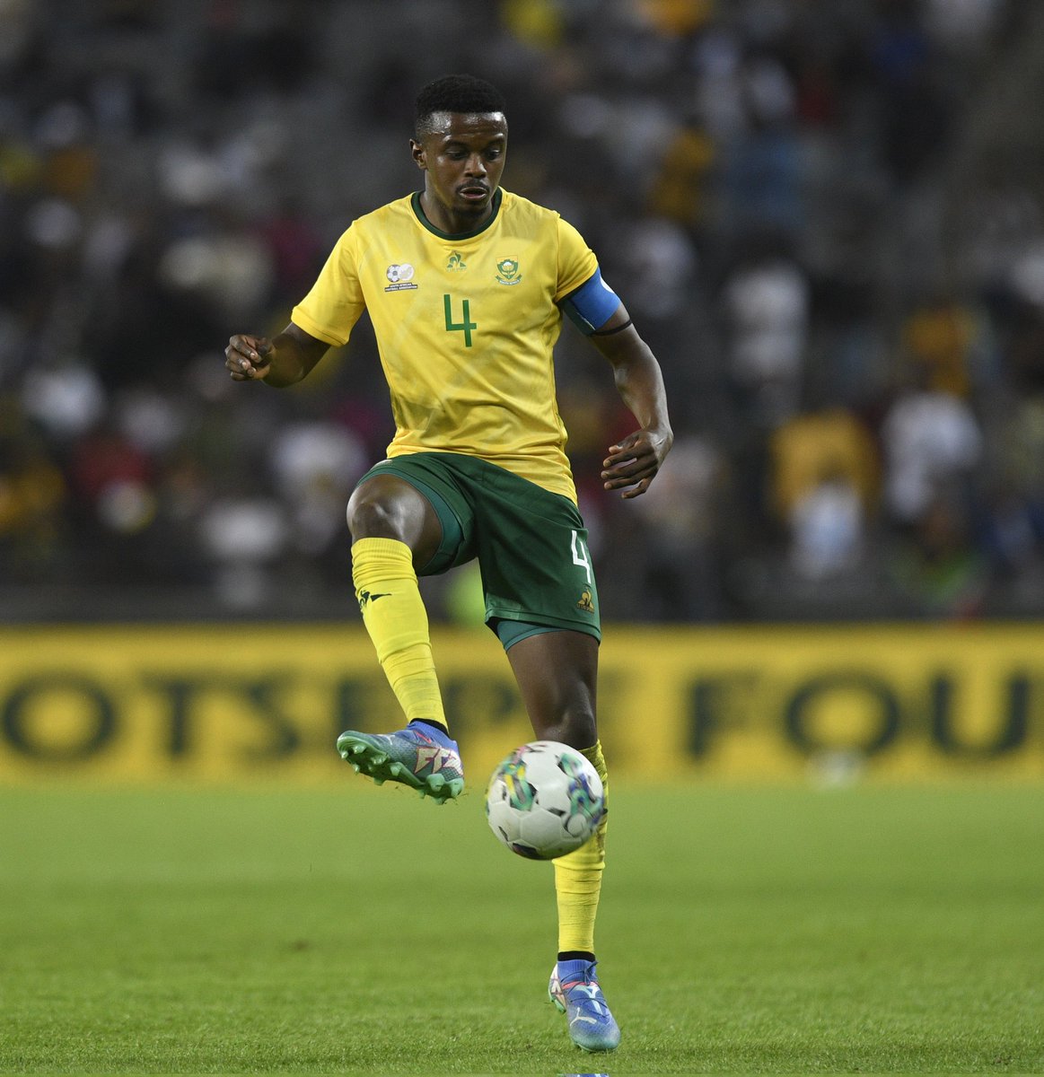 sgegede03's tweet photo. Dear @ManCity here is Rodri replacement his name is Tebogo Mokoena he's clubless 😭😭 https://t.co/dd59OXV83u