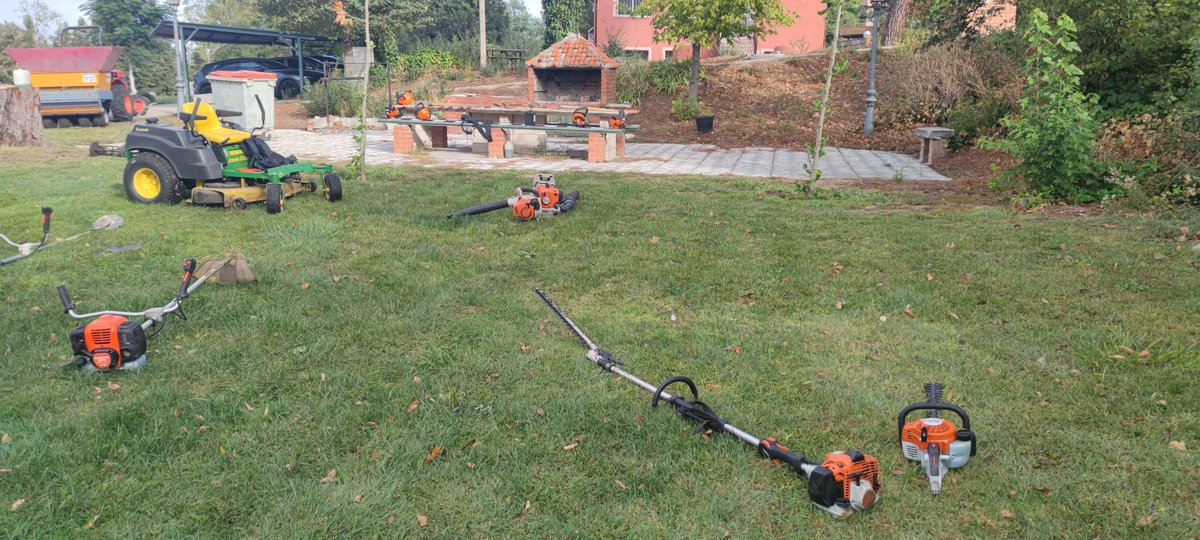 Lorena Parra (@loparbo) on Twitter photo Today, we took our 4th-year Agricultural Engineering students to the practice fields to explore the tools and machinery used for maintaining gardens as part of the 'Maintenance and Conservation of Green Areas' course of <a href="/etsiaab/">ETSIAAB / #AlimentaElFuturo</a>. 🌱🚜 #Agriculture #GreenSpaces #HandsOnLearning Today, we took our 4th-year Agricultural Engineering students to the practice fields to explore the tools and machinery used for maintaining gardens as part of the 'Maintenance and Conservation of Green Areas' course of <a href="/etsiaab/">ETSIAAB / #AlimentaElFuturo</a>. 🌱🚜 #Agriculture #GreenSpaces #HandsOnLearning