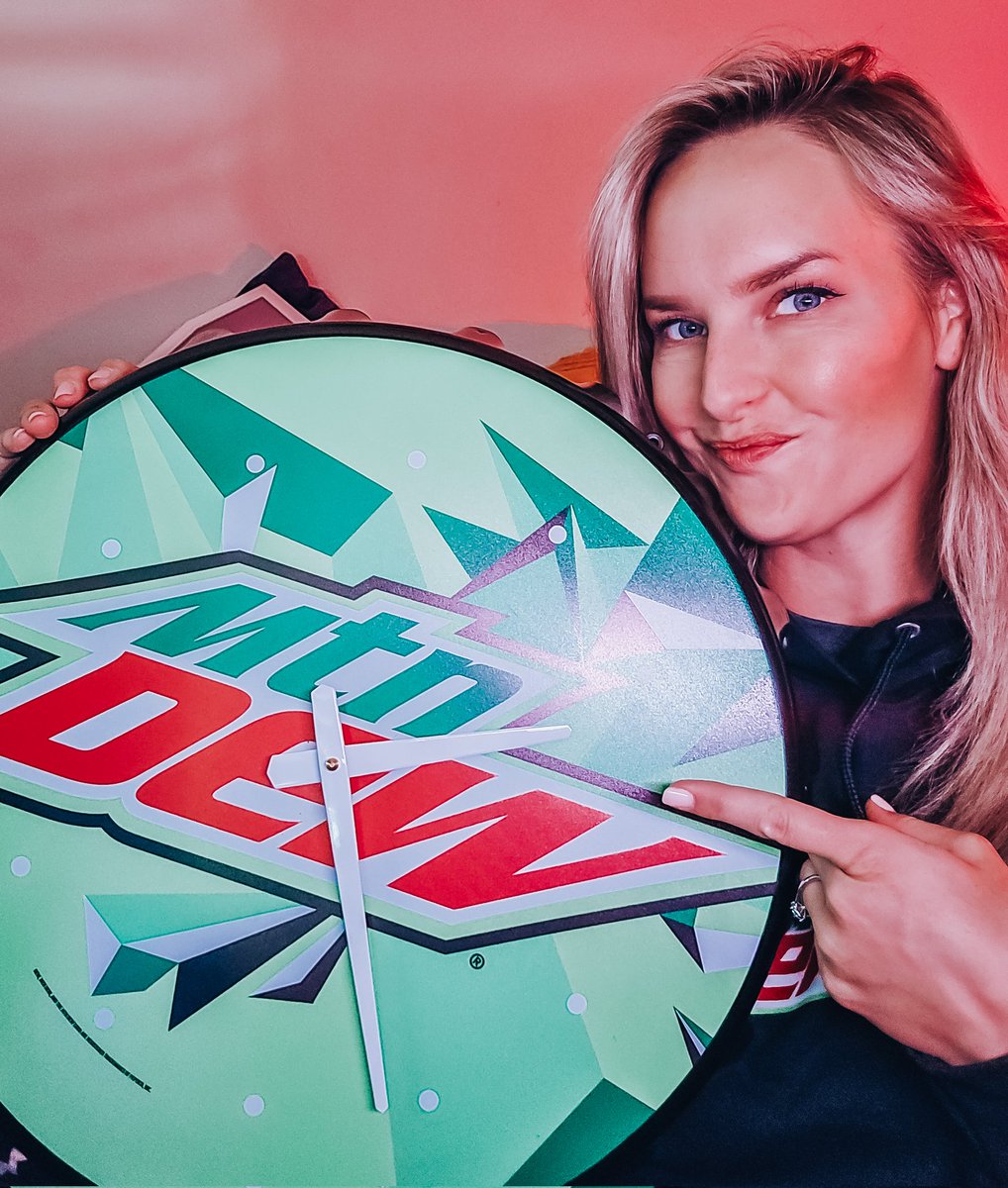 inviicta's tweet photo. It's TIME!! The #MtCitrusShowdown is starting now! 

Join me in chat for a chance to win a 1 YEAR SUPPLY of Mountain Dew 🤯 and cheer me on as I fight my way to the top of Mount Citrus.

https://t.co/Ooexhk9cd9 

@MountainDew @MTNDEWGaming https://t.co/oUKB0P98bZ