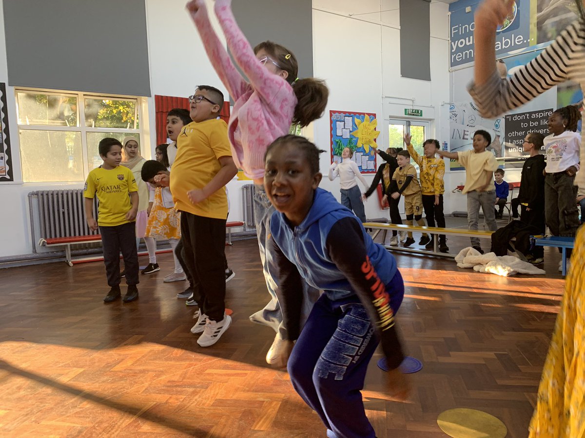 5SC had an amazing time today working out with the incredible Joel Fearon (bobsled Olympic medalist). They really pushed their limits. <a href="/Lea_Forest_HT/">@lea_forest_ht</a> <a href="/LiftSchools/">Lift Schools</a> <a href="/Lift_Lea_Forest/">Lift Lea Forest</a> <a href="/LLF_DHT/">Mr. White DHT </a> <a href="/BirminghamEdu/">Birmingham Education</a>