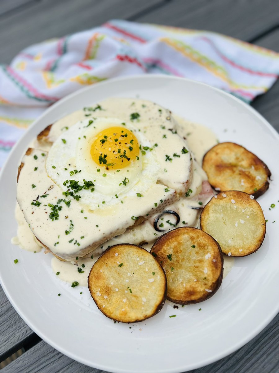 Celebrate #WorldEggDay with a classic favorite! 🥚 

Our Croque Madame is the ultimate comfort dish—Sourdough, Sliced Ham, Gruyere, Parmesan, Mornay Sauce, Sunny Side Up Egg, and Pommes Paillason 🍳 

#TheRobustLife