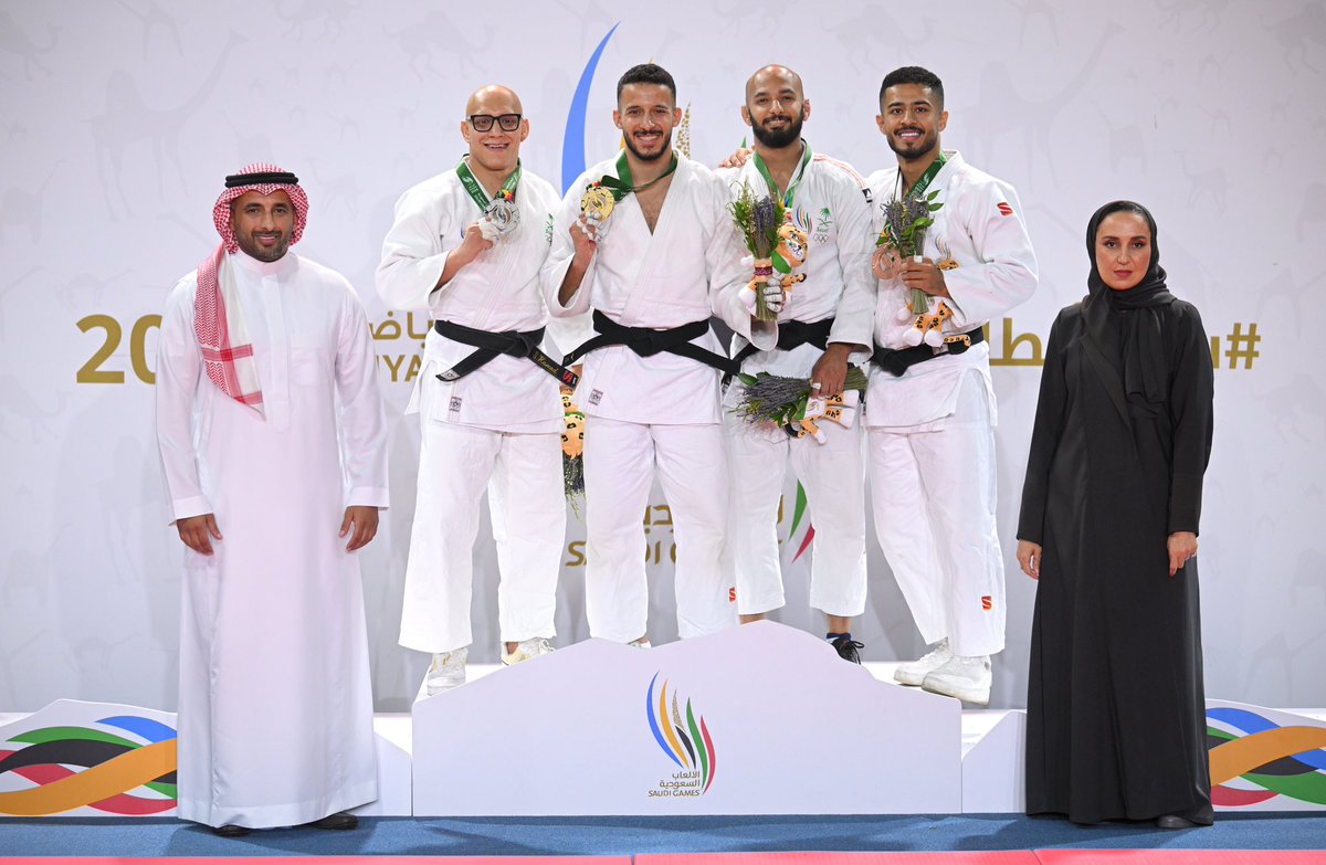 أبطال <a href="/TheSaudiGames/">دورة الألعاب السعودية</a> للجودو أقل من 81 كجم 🐆🥋

عبدالله حماد 🥇
سليمان حماد 🥈
عبدالاله البالي 🥉

#نحن_العلا
#نادي_العلا
#العلا