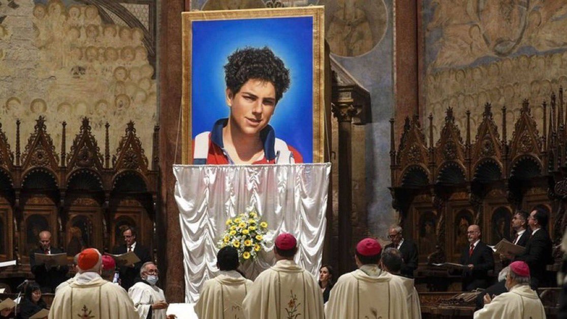 La Iglesia celebra el 12 de octubre la memoria del Beato Carlo Acutis. 

Resumió con una brillante frase lo que llegaría a encarnar él mismo con su vida: “la Eucaristía es mi autopista hacia el cielo”.

Hilo con su historia👇🏻