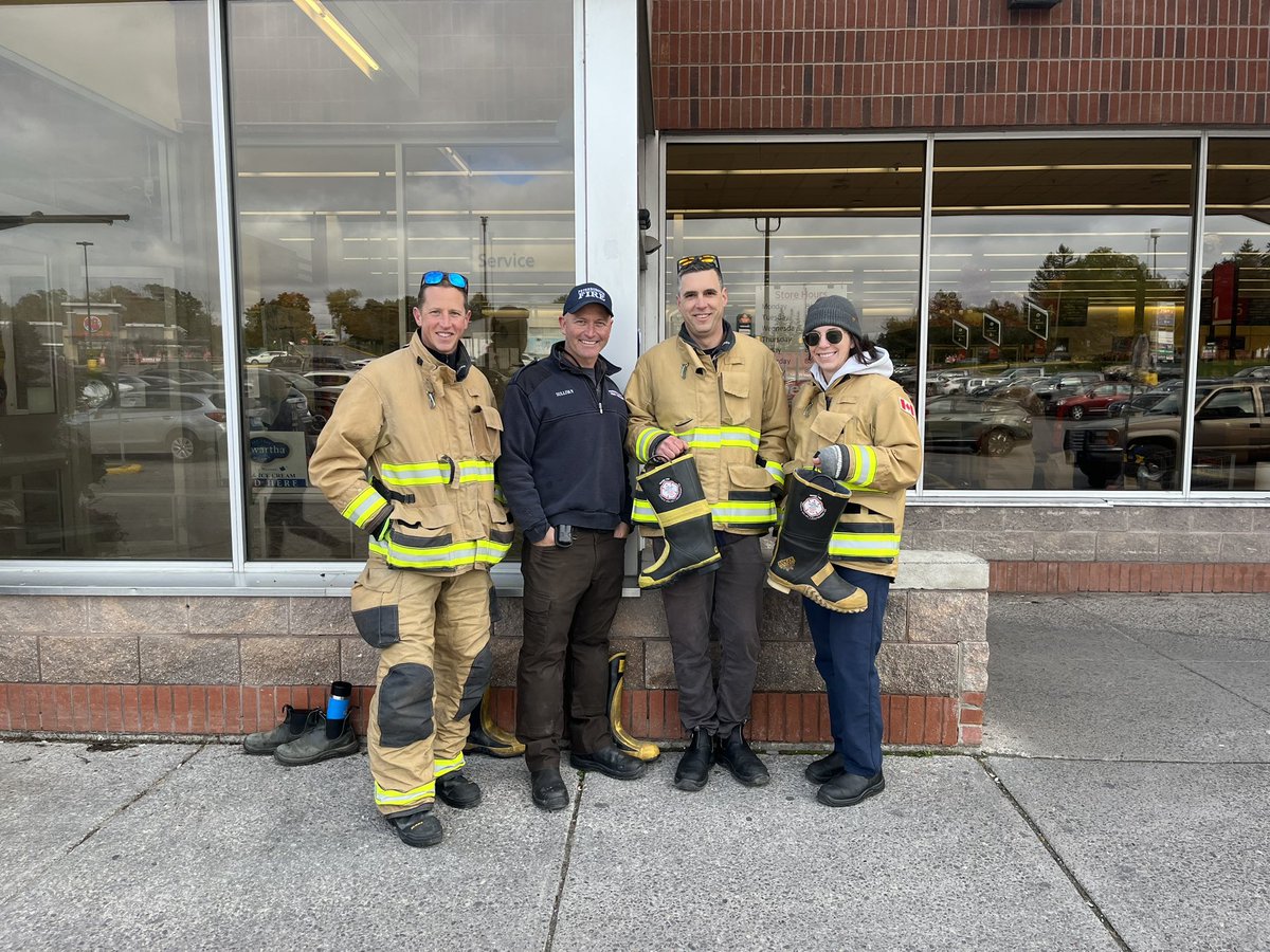 Members from the <a href="/IAFFlocal169/">Peterborough Prof. Fire Fighters Association</a> volunteered their time to raise money and awareness for <a href="/MD_Canada/">Muscular Dystrophy Canada</a> and to help fuel their own benevolent fund in support of local charities. Thank you to Sobeys Lansdowne, Metro and Morello’s Independent and to the community for their contribution!
