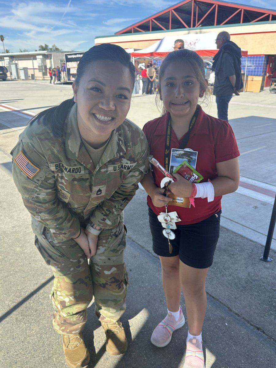Erickabernie's tweet photo. Honored to visit this amazing elementary school today! It’s inspiring to see so many young faces already dreaming of wearing the uniform one day. The future is bright! 🌟 #FutureLeaders #ProudToServe #InspirationInUniform @usarec https://t.co/20iFYyNxBw