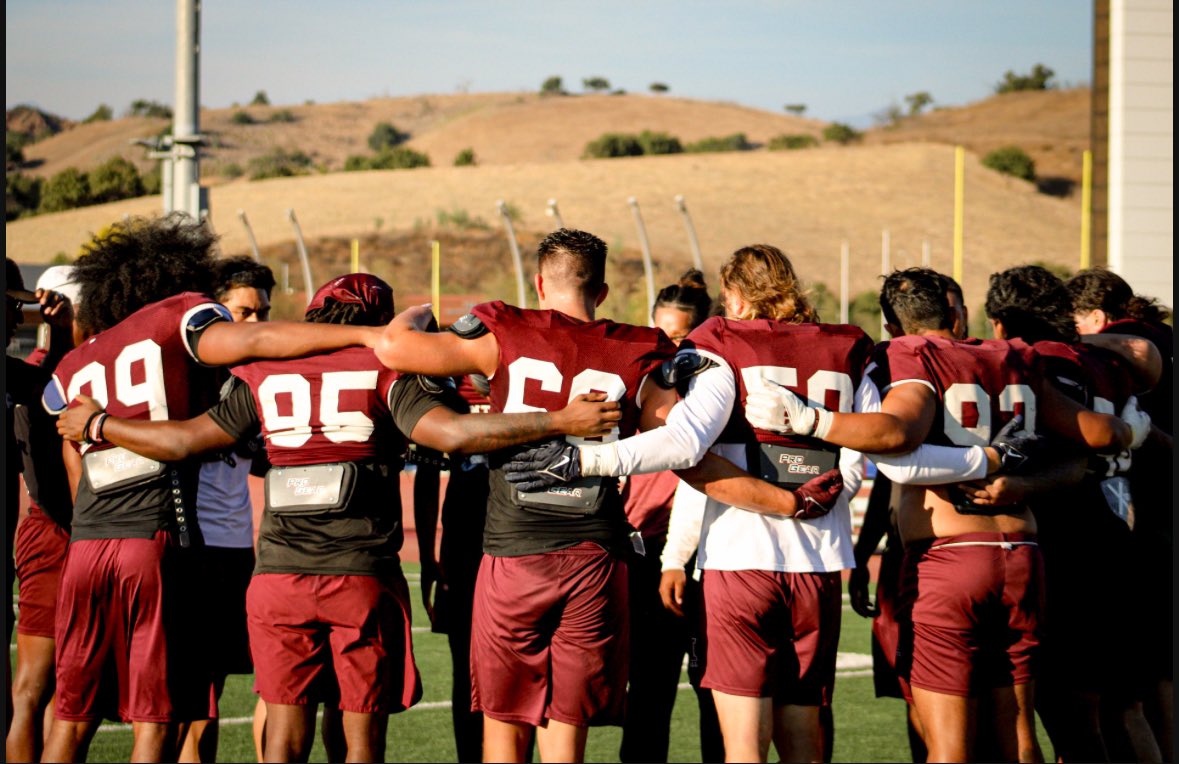 Love my brothers! We took advantage of this bye week and went hard!
#sacdawgs 

<a href="/mtsacfootball/">Mt. SAC Football</a> <a href="/CoachLone/">Lone Toailoa</a> <a href="/OfficialBobbyP/">Bobby</a> <a href="/CoachLJJohnson/">Coach Johnson</a> <a href="/D_DUBB9/">Darrell Wilson Jr</a>