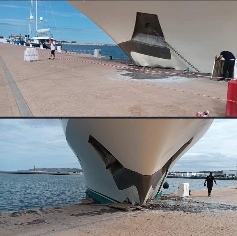 TounesKhadra's tweet photo. 🇹🇳 🇸🇦 | Le yacht Kingdom 5KR, appartenant au milliardaire saoudien Al Waleed bin Talal Al Saud, a subi des dommages importants dans le port de Bizerte après avoir percuté un quai, à la suite d'une perte de contrôle par le capitaine.

▪️ Mesurant 88 mètres de long et estimé à 90 millions de dollars, le yacht a fait l'objet d'une enquête pour déterminer les circonstances exactes de l'incident et les responsabilités éventuelles.