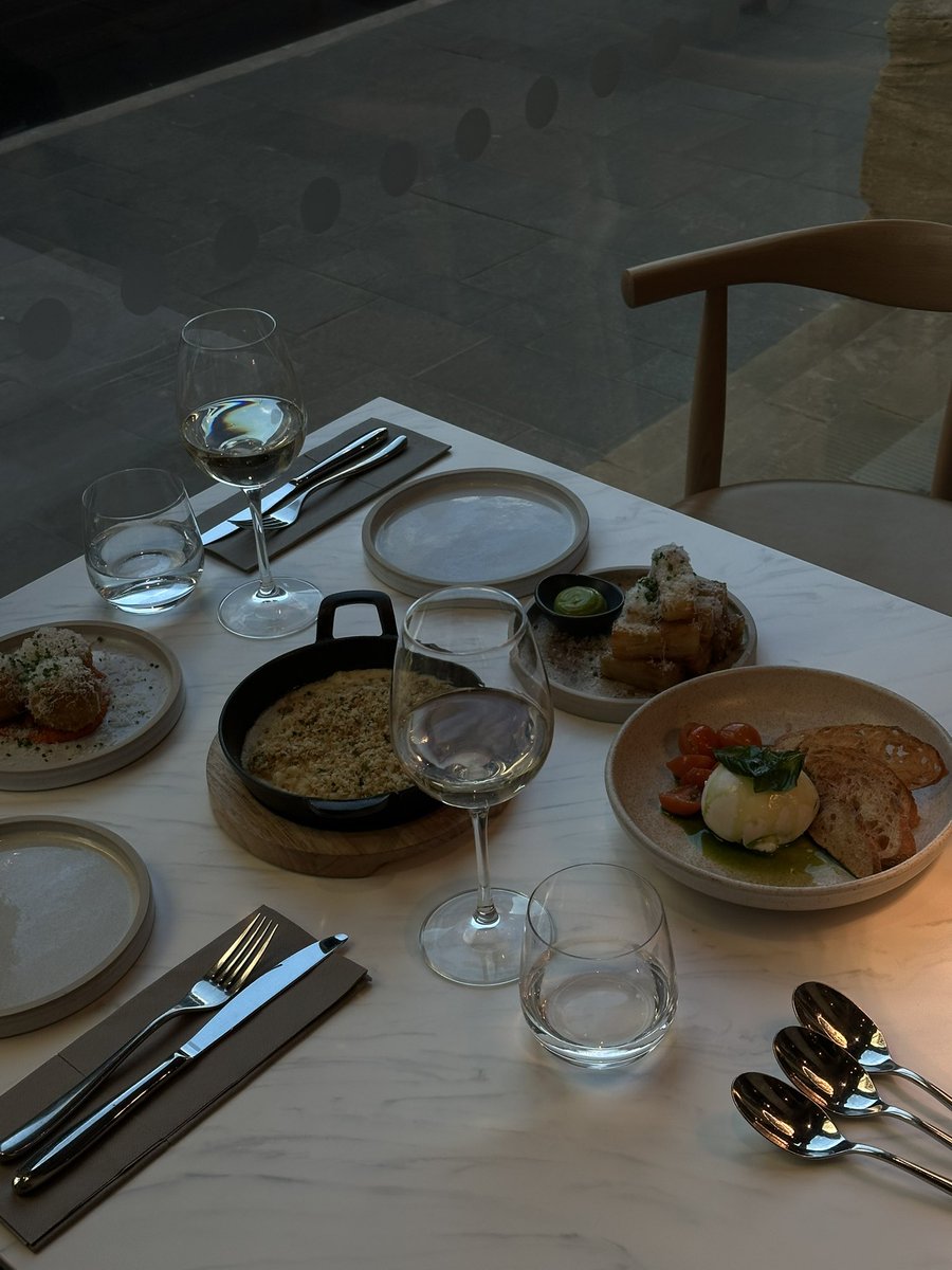 Ellie Wilson tweet media