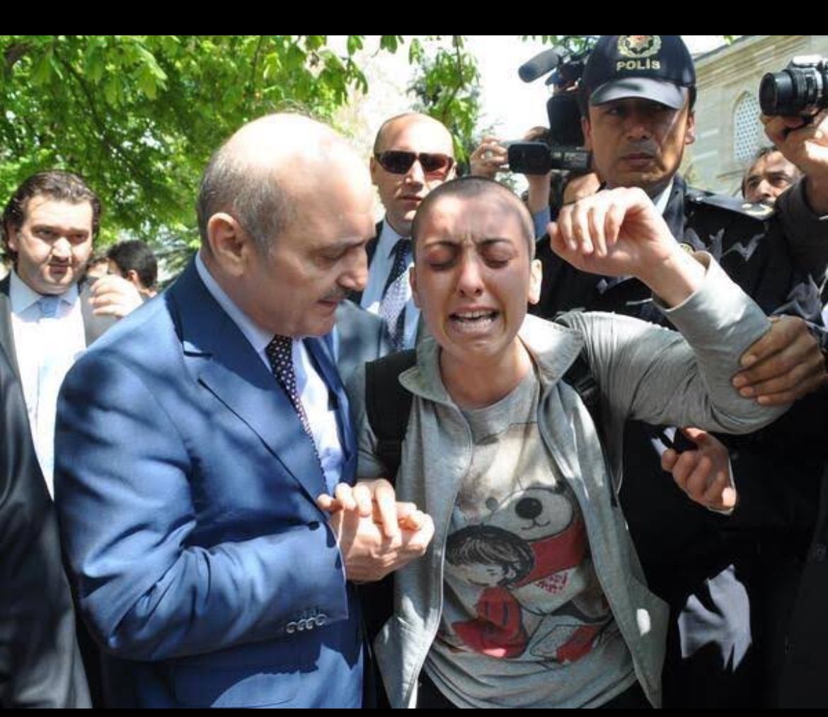 18- Sayın Erdoğan Bayraktar’ın, kanser ilaçlarının temini için yardım isteyen Dilek’in cebine para sıkıştırması