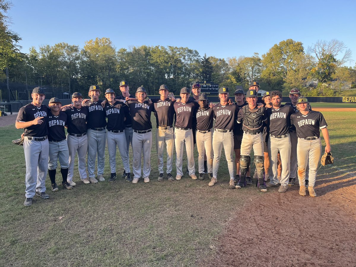 Yesterday, we wrapped up the fall with game 3 of our Black &amp; Gold World Series. Seniors Carter Knoll &amp; Micaiah Furbert drafted the winning squad, taking victories in game 2 &amp; 3 #TeamDePauw