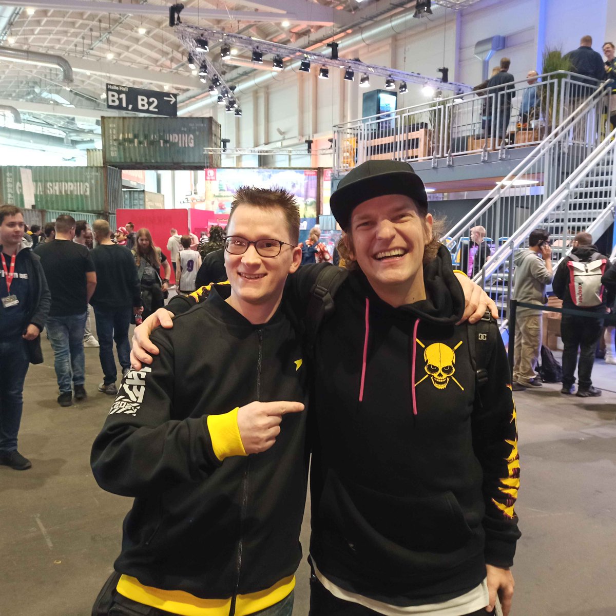 dAviiiid90's tweet image. Erster Tag @PolarisCon_ 
Soviele tolle Menschen wieder getroffen. 🥰😍😊🥹🫶🏼
Angefangen mit @LostKittn_ @KodiakCosplay in ihrem wunderschönen cosplay. 
@vleafnin und natürlich @TheKrogmann 
Danke euch - war schön. 
🖤🩷❤️💛
#polarisconvention x #polaris2024 x #polaris