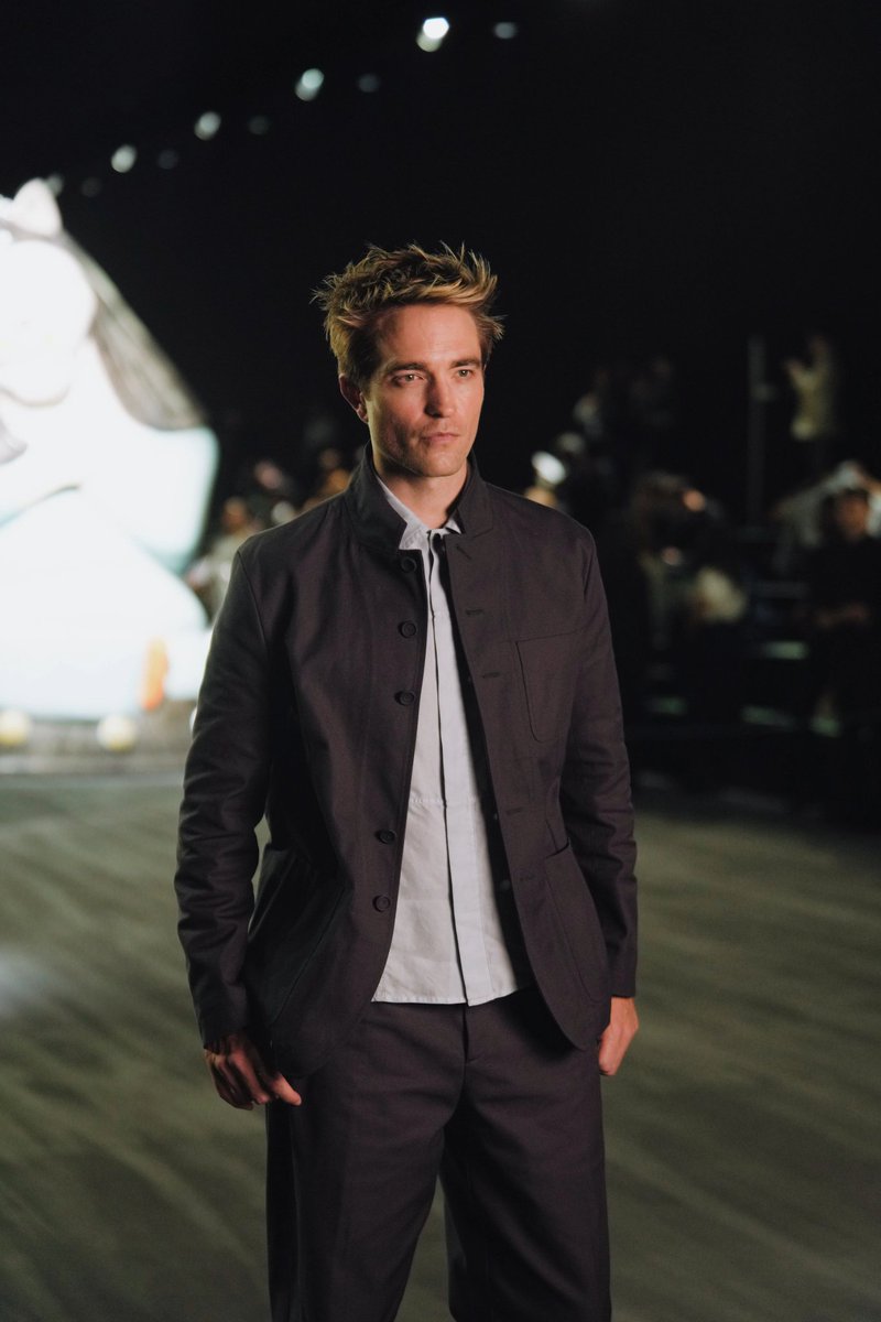 IsaSilckam's tweet photo. Los más hermosos en @Dior #RobertPattinson &amp; #NicolaCoughlan si un día ellos hacen algo juntos el mundo va a colapsar!! #RobDior #NicDior https://t.co/wEeiRPc0zB