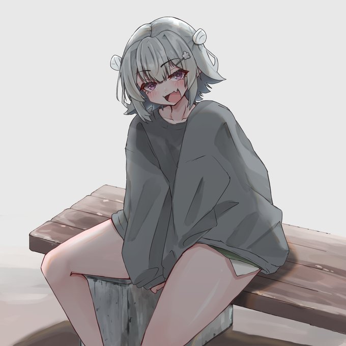 小樽潮風高校の寒くなってきても平然と素足を晒す女 