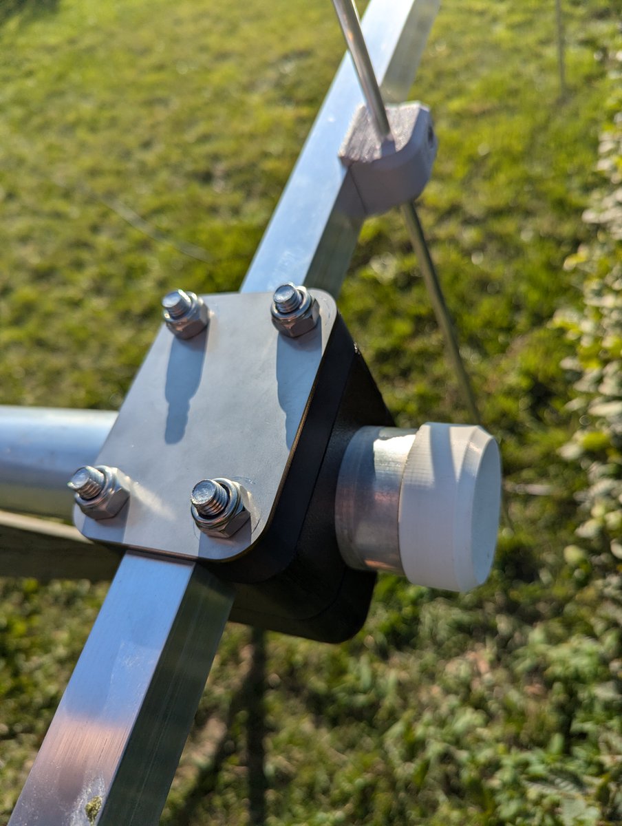 RemoteQTH's tweet image. New VHF yagi antenna insulators for 3D printing (parameterizable).
printables.com/model/1003912-…
@G0KSC