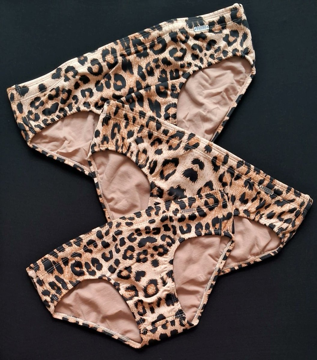 FahroGilmar's tweet photo. Sunga slim animal print fahr-o 
@fahr_oclothing 
Contato + 55 11 94672 5711 https://t.co/6C3PI4eu0H