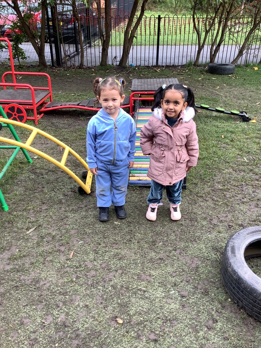 TinsleyMeadows's tweet photo. We've had another great week in Moonstones (FS1)! 🤩

We've enjoyed dressing up, explored and created with sand, paint and dough and celebrated another birthday! 🥳😃

Well done, everyone! ⭐️ https://t.co/ECCQr13a6M