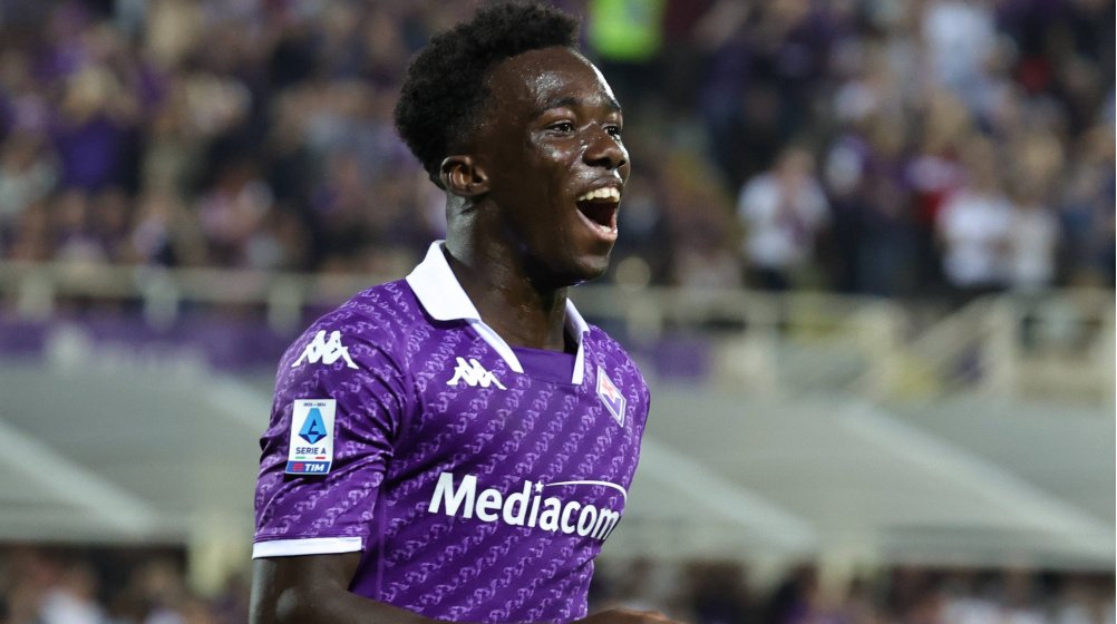 LFCTransferRoom's tweet photo. 🚨(🌗) | @caughtoffside: Liverpool have identified 3 players as potential targets to replace TAA if he were to leave next summer.😬

↪️Bayer Leverkusen's Jeremie Frimpong, Monaco's Vanderson and Fiorentina's Michael Kayode.👀⌛️ https://t.co/565FcV0UTs