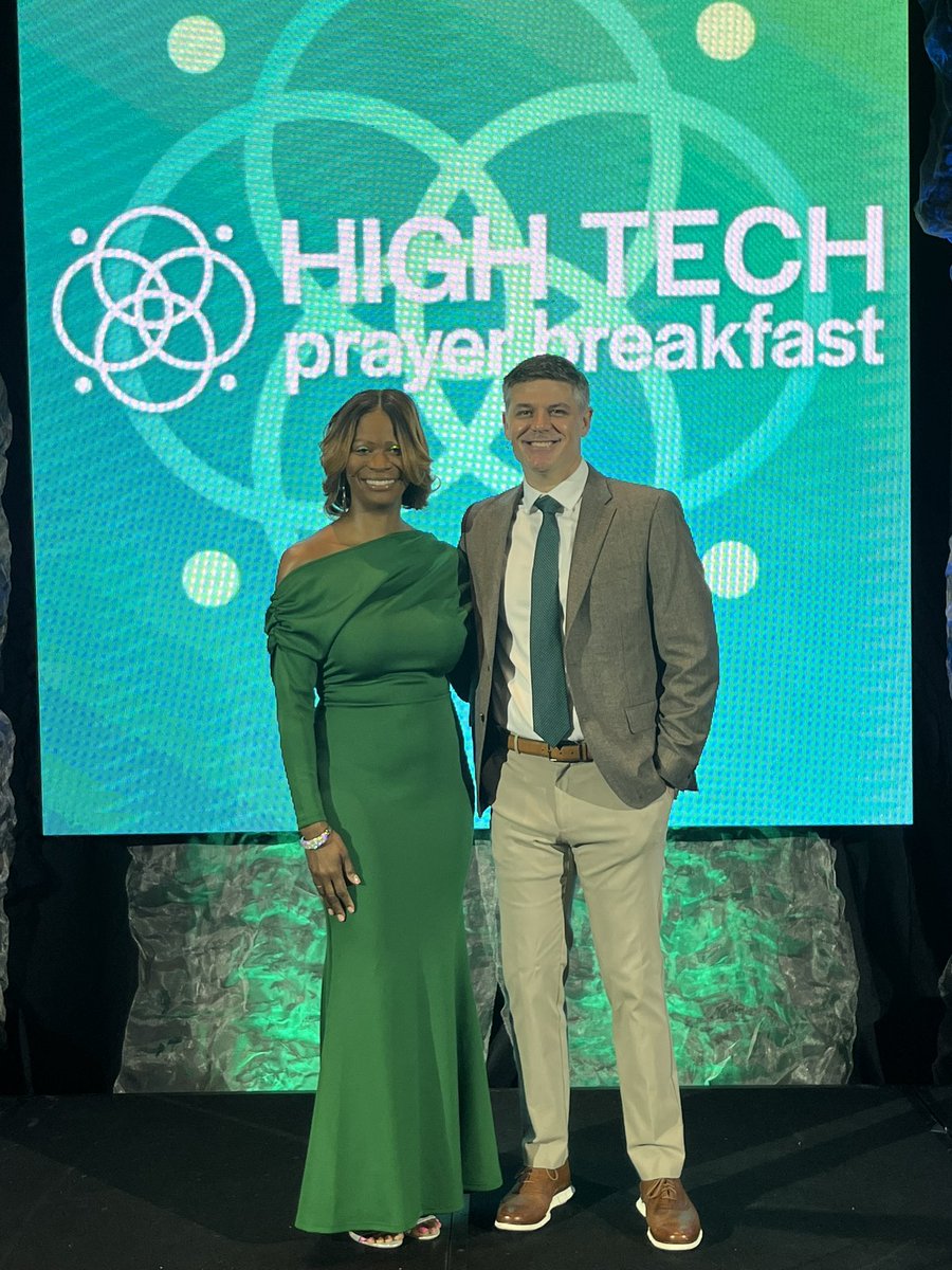 RisaShine19's tweet image. This morning was amazing💚🙏🏽! Thankful, honored, humbled to have been the Co-Emcee of the 32nd Atlanta High Tech Prayer Breakfast!

#FindingYourPath #AtlantaTech