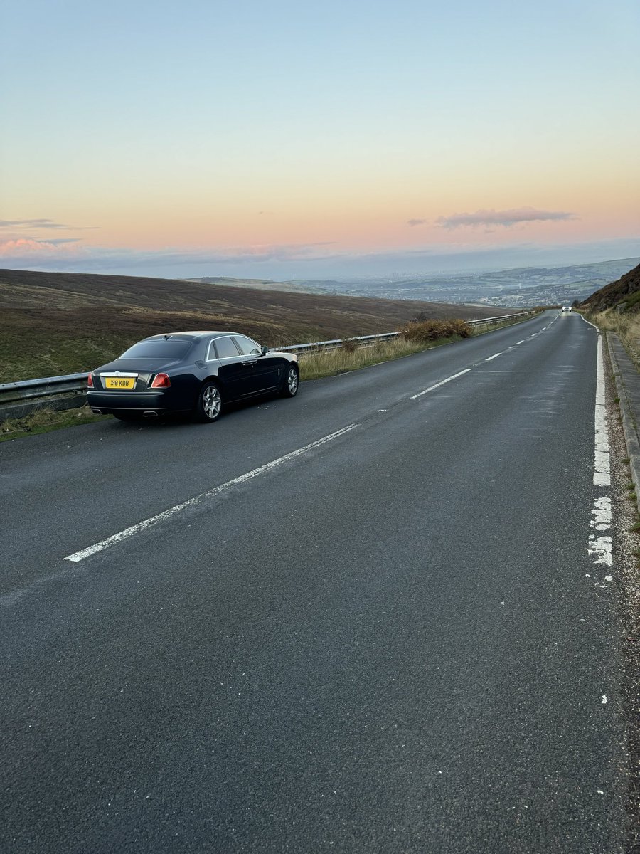 Faction_cc's tweet image. Is anyone looking for an abandoned Roller? Found on Snake Pass X18 KDB @gmpolice @DerbysPolice #rollsroyce #snakepass