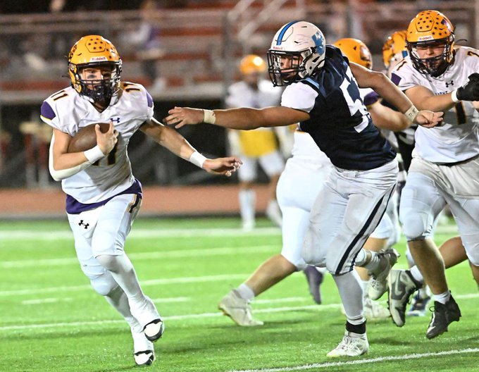 Quarterback Magazine (@quarterbackmag) on Twitter photo Jayden Daale (<a href="/jaydendaale11/">Jayden Daale</a>) is a sophomore quarterback at Central Lyon High School, standing 6 feet tall and weighing 175 pounds.
With a max squat of 450 lbs, bench press of 225 lbs, and a vertical jump of 32”, his athleticism shines. Jayden has a sharp football IQ, excels at Jayden Daale (<a href="/jaydendaale11/">Jayden Daale</a>) is a sophomore quarterback at Central Lyon High School, standing 6 feet tall and weighing 175 pounds.
With a max squat of 450 lbs, bench press of 225 lbs, and a vertical jump of 32”, his athleticism shines. Jayden has a sharp football IQ, excels at