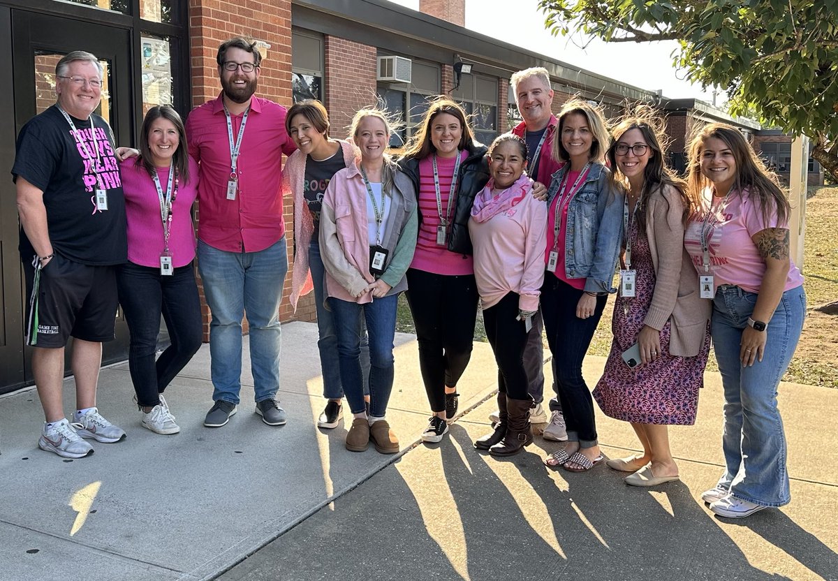 Pink Friday! 💗💗💗 #happeningathowell #breastcancerawarenessmonth