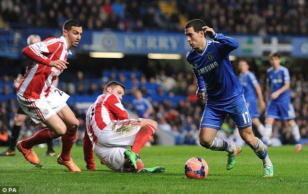 ML_cfc10's tweet image. " كالعقرب ، يراقص جميع من تحداه ، حتى أدرك الجميع أن الكرة جُعِلت لتكون بين أقدام إيدين هازارد .

فالعين تنجذب لكل ماهو جميل ، لذلك العين تنجذب لهازارد ❤️..