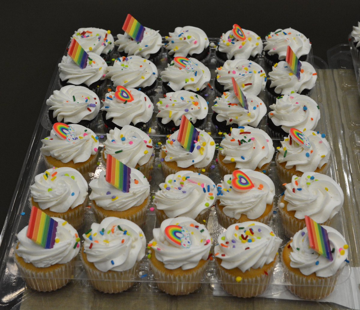 In observance of #NationalComingOutDay, Ruth Coker Burks, known as the AIDS Angel, shared her poignant story about caring for AIDS patients in the midst of the 1980s epidemic. 

The event was brought to #UARKLaw by OutLaw and the Richard B. Atkinson Law and Sexuality Program.