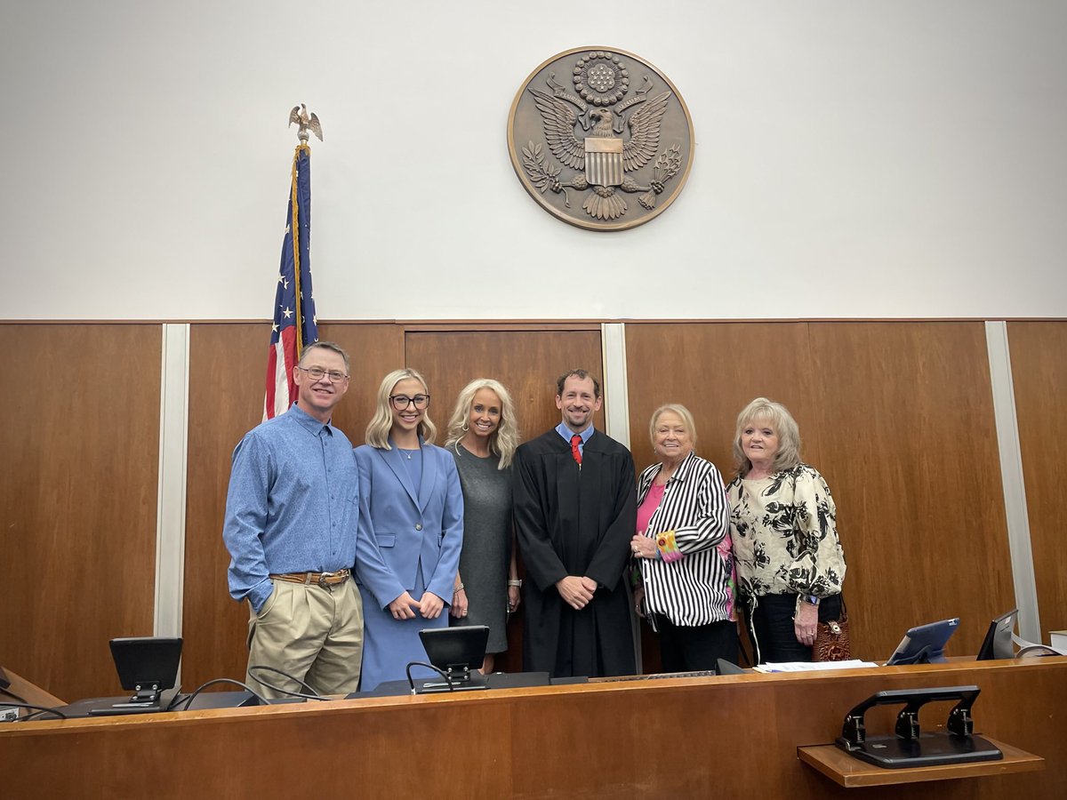 derek_heck's tweet photo. State of Texas made it official!⚖️ https://t.co/s2fVTUf5M3