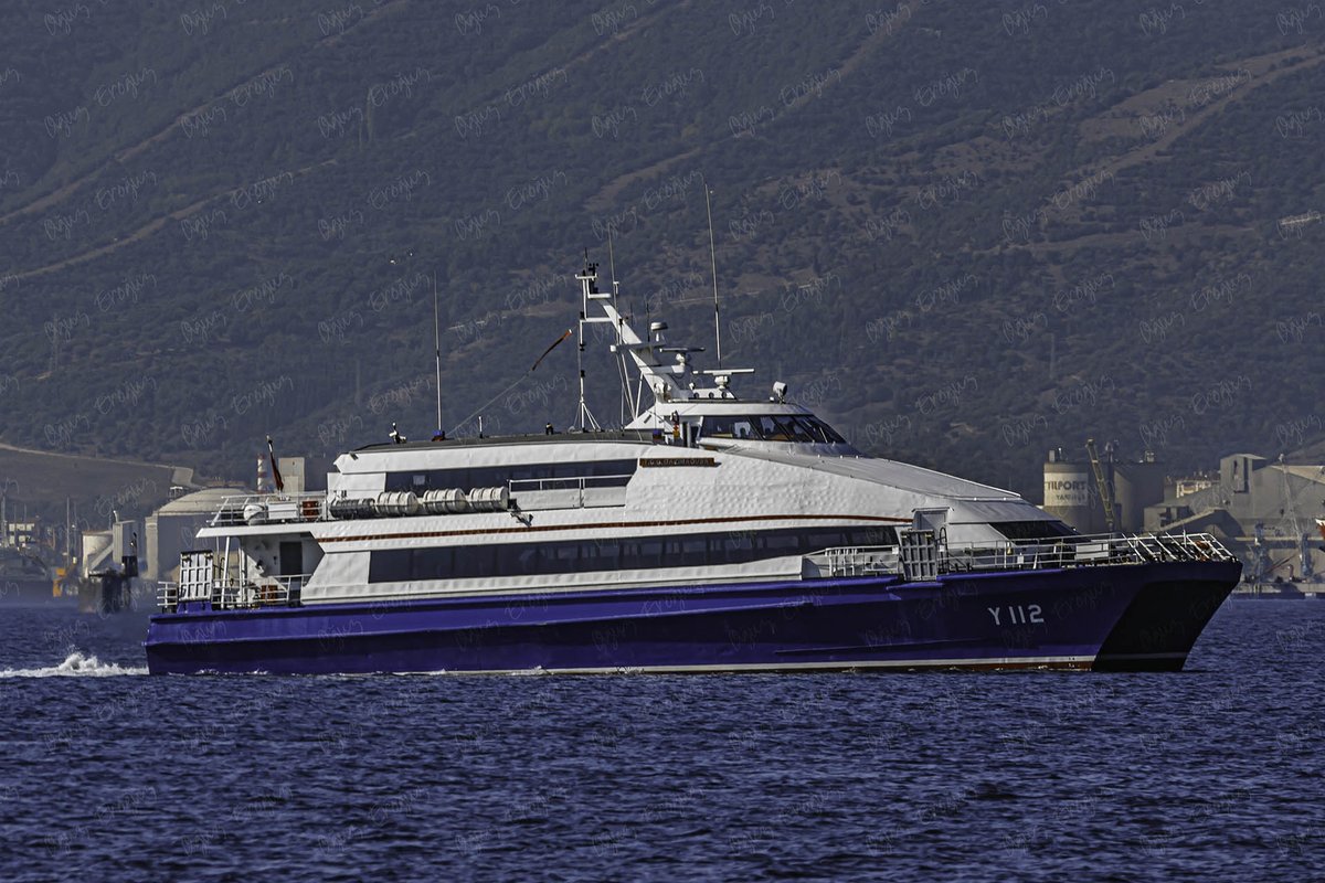 OguzEroguz1's tweet photo. #TurkishNavy's sea bus catamaran ferry #TCGGazimağusa #Y112 https://t.co/t25GIvHpGJ