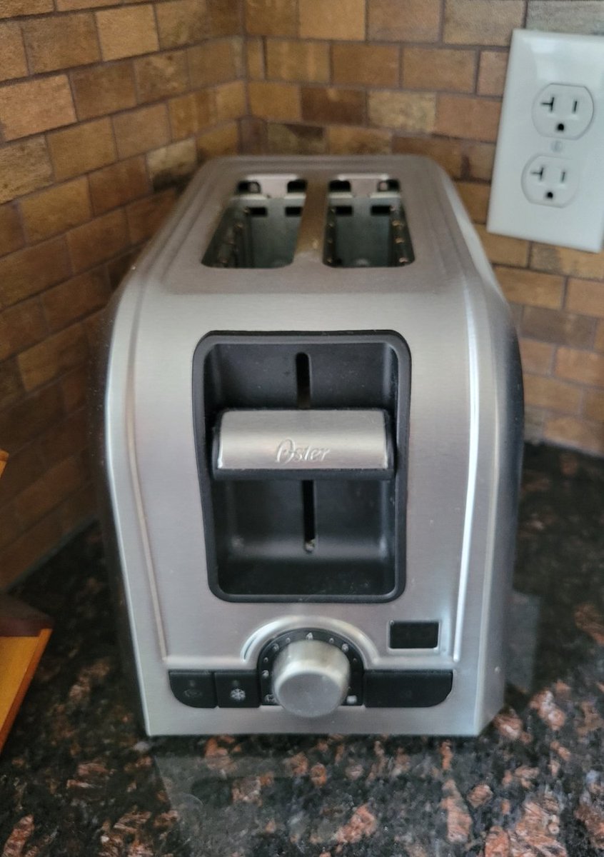 Lets_Play_MEOW's tweet image. Do you pop out when you reach your stop?

I don&apos;t get the marketing campaign. Did they joint venture with #PopTarts ?

I could&apos;ve saved you the engineering costs @Tesla

#TeslaPopTart vans.