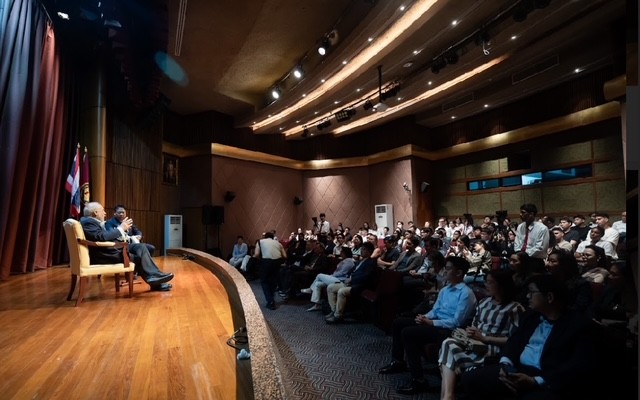 Columbia | SIPA (@columbiasipa) on Twitter photo The Columbia alumni community recently welcomed Professor <a href="/JosephEStiglitz/">Joseph E. Stiglitz</a> for a wide-ranging conversation with over 120 alumni and prospective students moderated by Jomphong Mongkhonvanit MPA ’03.
Also Featuring:
Professor Anya Schiffrin (<a href="/anyaSIPA/">Anya Schiffrin</a>)
Piyabutr Cholvijarn GSAS ‘75 The Columbia alumni community recently welcomed Professor <a href="/JosephEStiglitz/">Joseph E. Stiglitz</a> for a wide-ranging conversation with over 120 alumni and prospective students moderated by Jomphong Mongkhonvanit MPA ’03.
Also Featuring:
Professor Anya Schiffrin (<a href="/anyaSIPA/">Anya Schiffrin</a>)
Piyabutr Cholvijarn GSAS ‘75