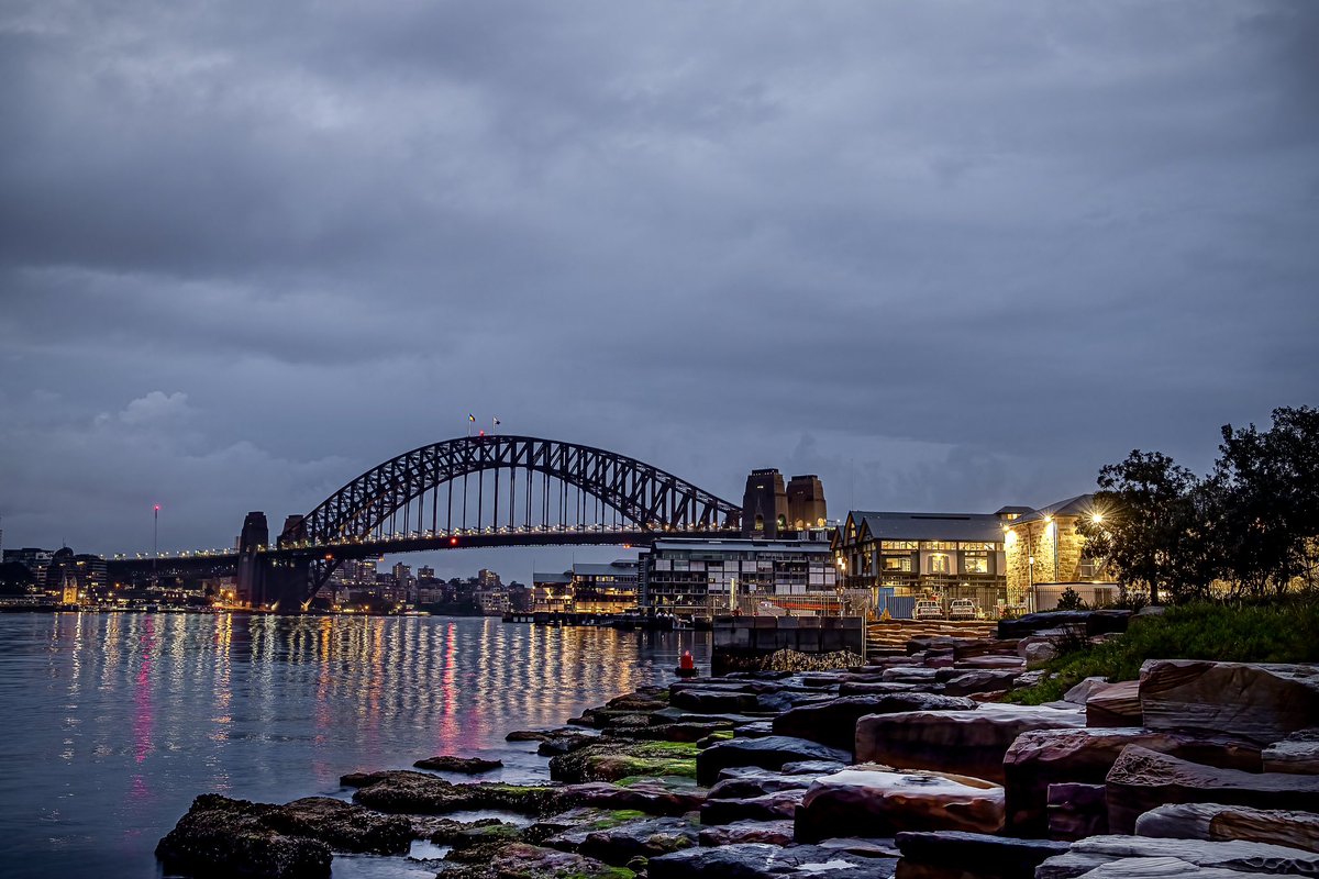 timritchie's tweet image. If you’re a Sydneysider or are planning a visit, you should add a dawn trip to  Barangaroo Reserve to catch the Harbour Bridge and the bonus serenity.
Even on a grey day, it’s wonderful way to start the day.