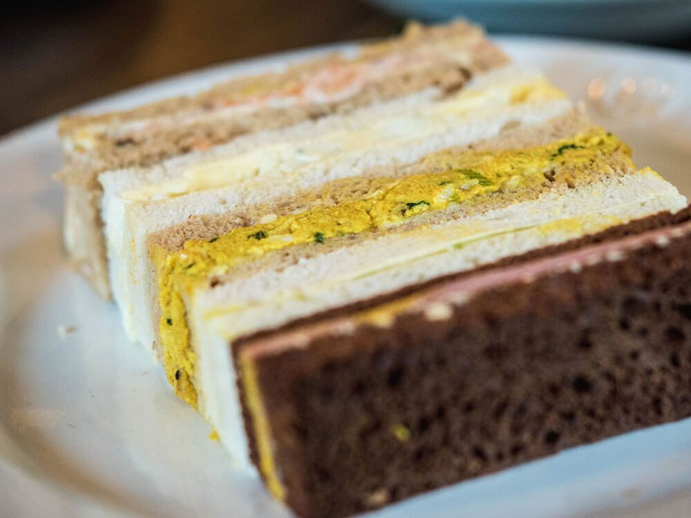 FreeRTravellers's tweet photo. This is what an English high tea is like at Jamie Oliver’s restaurant Barbecoa 
https://t.co/lkv394cagV https://t.co/4SGBLt37cQ