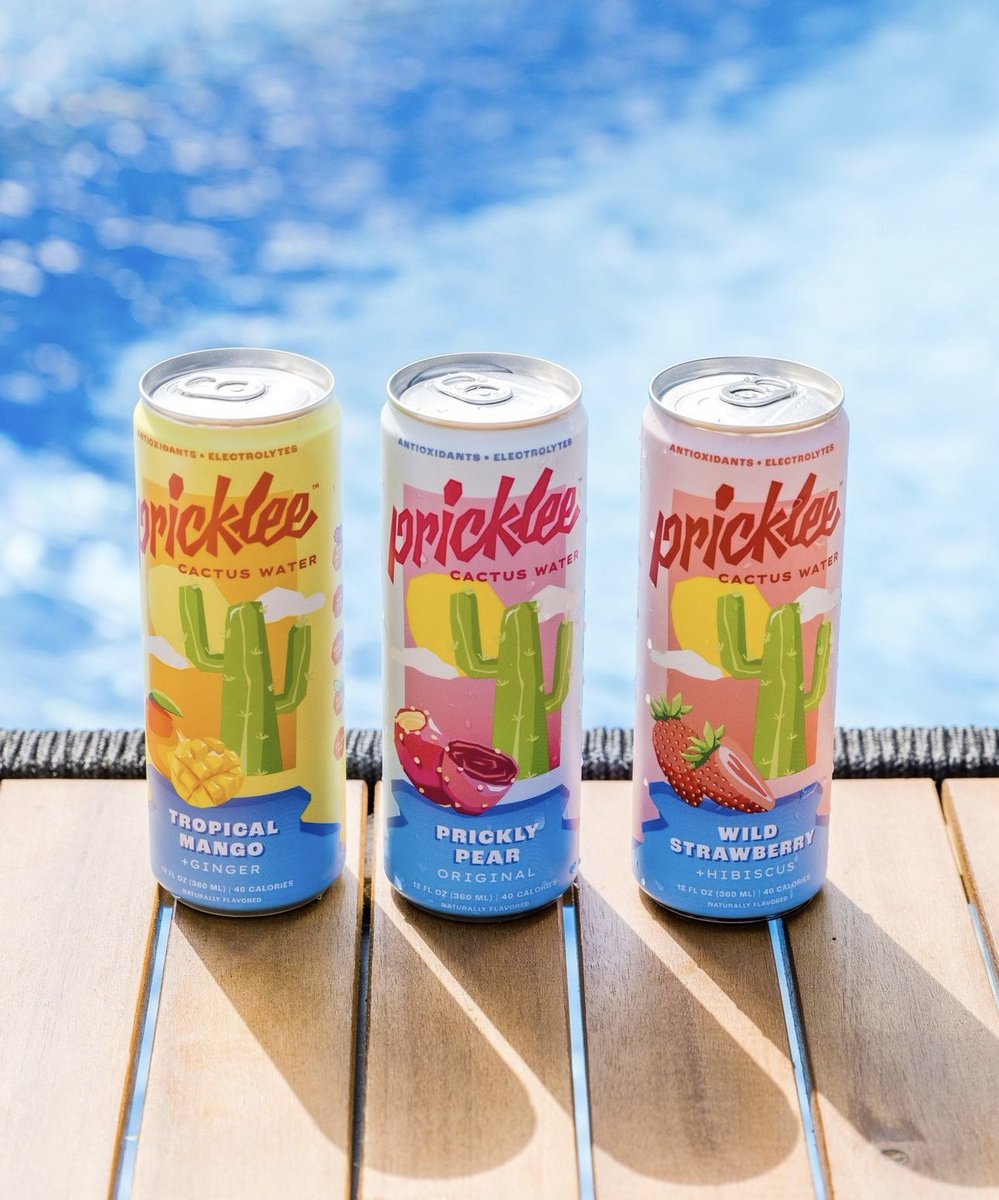 HiFreeze_NA's tweet photo. Officially representing @drinkpricklee on stream! Use code “FREEZE15” at checkout to save yourself 15% on all orders of Pricklee Cactus Water!! https://t.co/RNCoT8Yp9X
