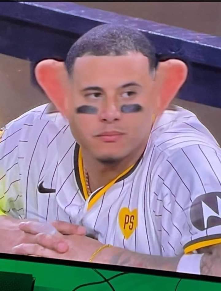 bekindrewind000's tweet photo. With those ears he'll be sure to hear the cheers of victory when the Dodgers kick the shit out of the Padres tonight!
#Dodgers #DodgerNation #mannymachado https://t.co/dQAKql2pQa