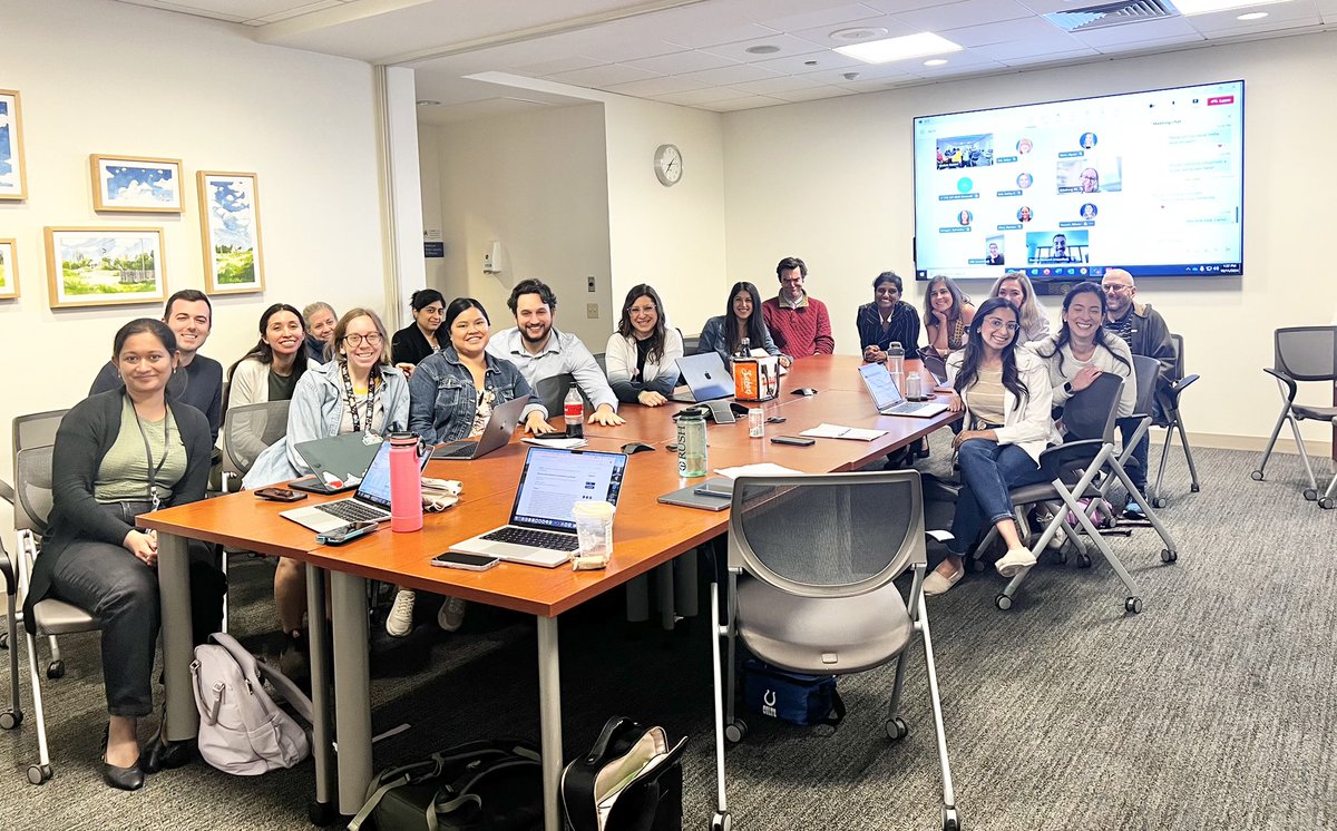 NeFRon FRiday Fun! 
Look at this turnout for Friday didactics and GFR division meeting ⬇️✨
#number1nephrons