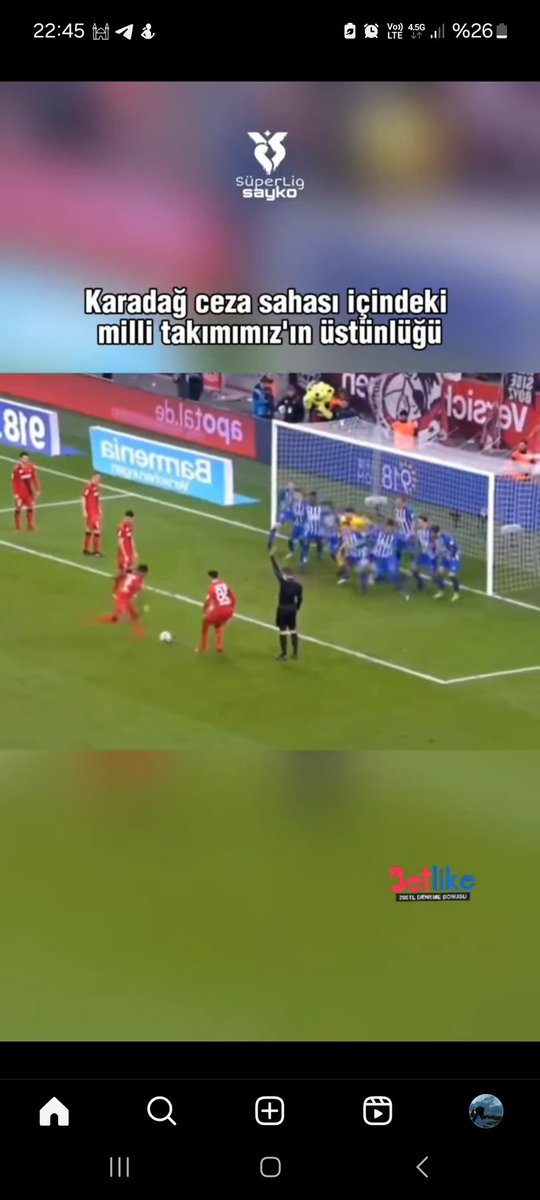 Adamlar kalenin önüne dizilmiş resmensnsbsvnsnsdbdndm