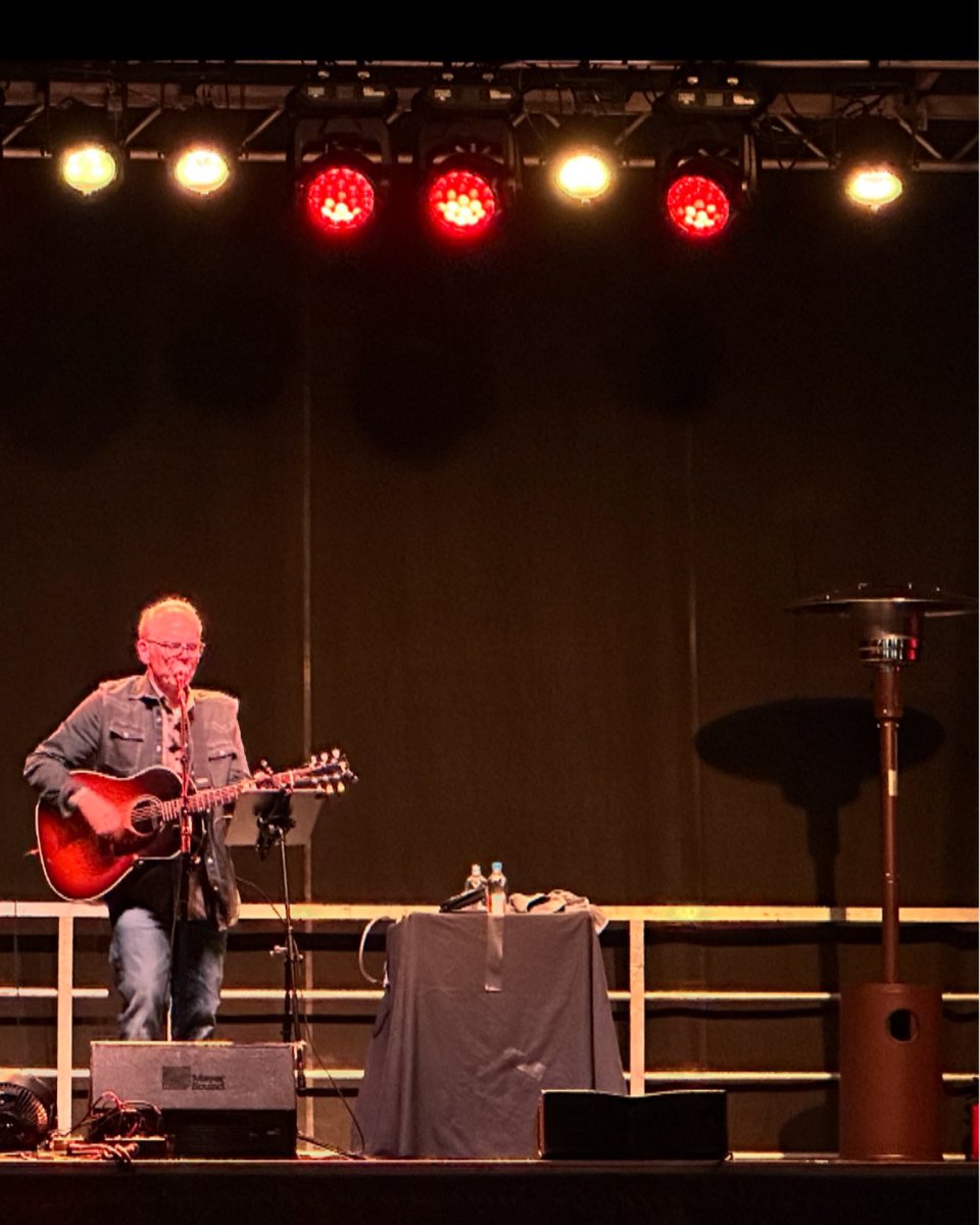An Acoustic Evening With John Hiatt starts tonight at Memorial Hall in Cincinnati, Ohio! Tickets are still available for upcoming dates in select cities at johnhiatt.com