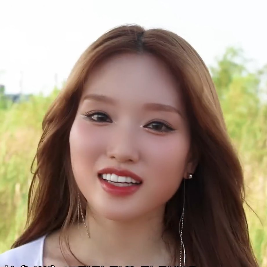 hourly gowon (@pgwnhour) on Twitter photo 