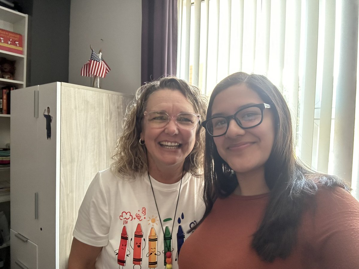 I ❤️🧡💛💚💙💜 when life comes full-circle!! This amazing young lady is getting her degree in ECH Education and reached out for my support!! #lovemycareer
