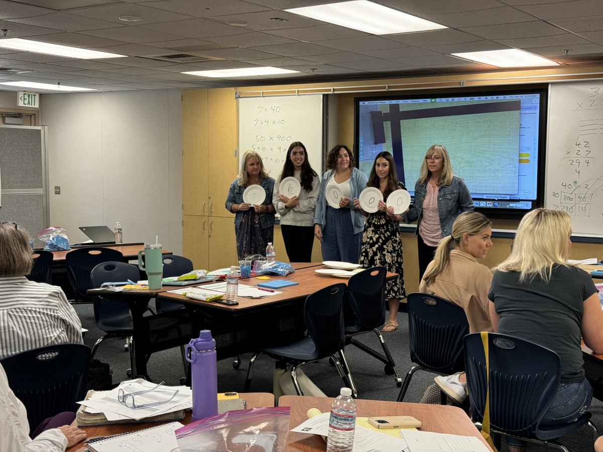 IrvineMathProj's tweet image. 4th grade teachers from Placentia Yorba Linda USD mastering multiplication strategies with base ten blocks and had a blast playing the Plate Race Game—math and fun combined! #STEMeducation #MathInAction