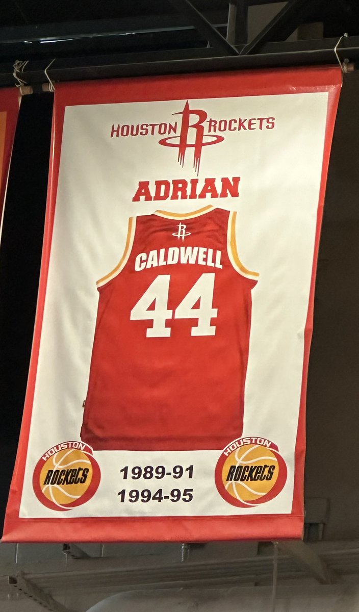 West Oso Legend (NBA PLAYER) Adrian Caldwell Came By The DEN Today To Come Check Out Our Athletic Facility &amp; Talk Ball With Me !

He Is Currently Coaching Basketball At The 6A Level In Houston Tx.

It’s Always A Great Feeling When Alumni Come By To Visit 🐻🏀